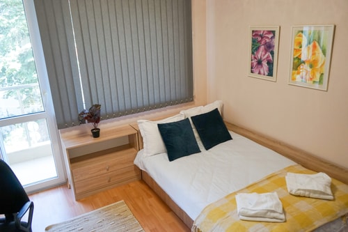 Comfortable 2BR Urban Getaway in City Center 23 Flat Manager Booking
