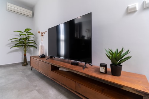 Central Plovdiv: Modern 1BR with Netflix & Balcony 38 Flat Manager Booking