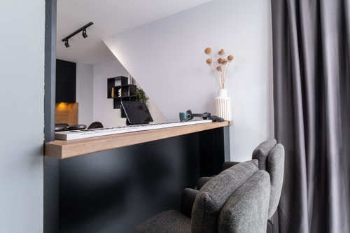 Central Plovdiv: Modern 1BR with Netflix & Balcony 40 Flat Manager Booking