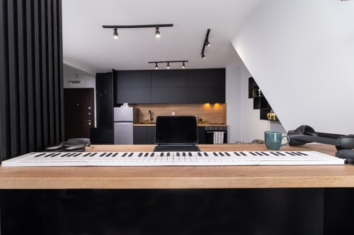 Central Plovdiv: Modern 1BR with Netflix & Balcony 41 Flat Manager Booking