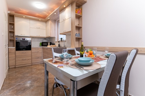 Comfortable 2BR Urban Getaway in City Center 17 Flat Manager Booking