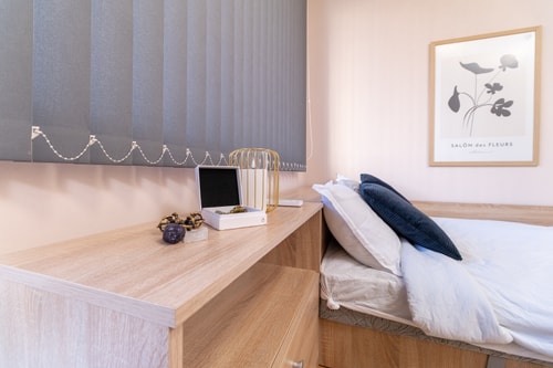 Comfortable 2BR Urban Getaway in City Center 49 Flat Manager Booking