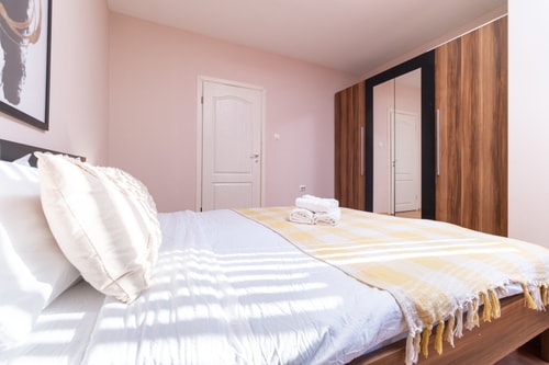 Comfortable 2BR Urban Getaway in City Center 56 Flat Manager Booking