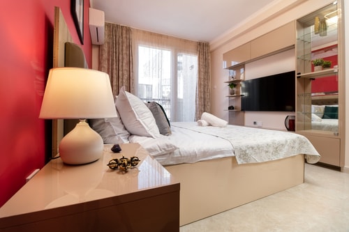 Red velvet ~ 3BD Apartment in Plovdiv Center 12 Flat Manager Booking