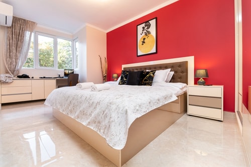 Red velvet ~ 3BD Apartment in Plovdiv Center 13 Flat Manager Booking