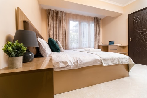 Red velvet ~ 3BD Apartment in Plovdiv Center 22 Flat Manager Booking