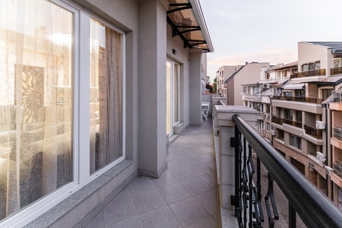 Red velvet ~ 3BD Apartment in Plovdiv Center 29 Flat Manager Booking