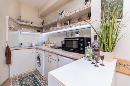 Chic Urban Getaway in City Center 1 Flat Manager Booking