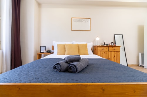 Chic Urban Getaway in City Center 19 Flat Manager Booking