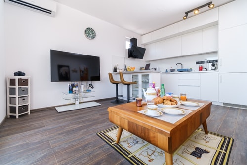 Serene Luxe Oasis Retreat on the Outskirts 5 Flat Manager Booking