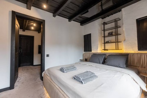 Spacious Studio Renovated Skabrin House 1921