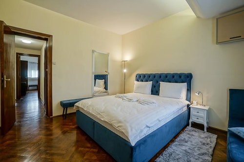 Lovely - 3 BDR Serviced Apartment in the Old Town 6 Flataway