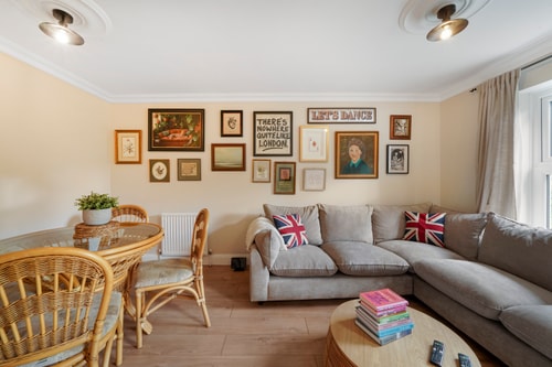 Enchanting Home with a Secret Garden, Camden