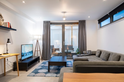 Ovitzia - 2 Private Patios | Near Hampstead Heath