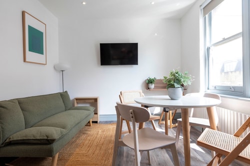 Ovitzia - Stylish, Comfy 1Bed - Wi-Fi + workspace.
