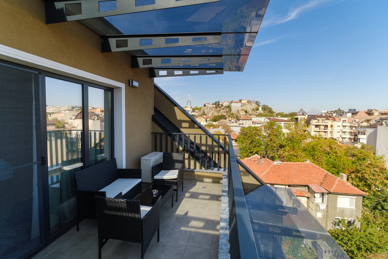 LDV 13 Residence 613 Free private parking 25 MT Homes Property Management