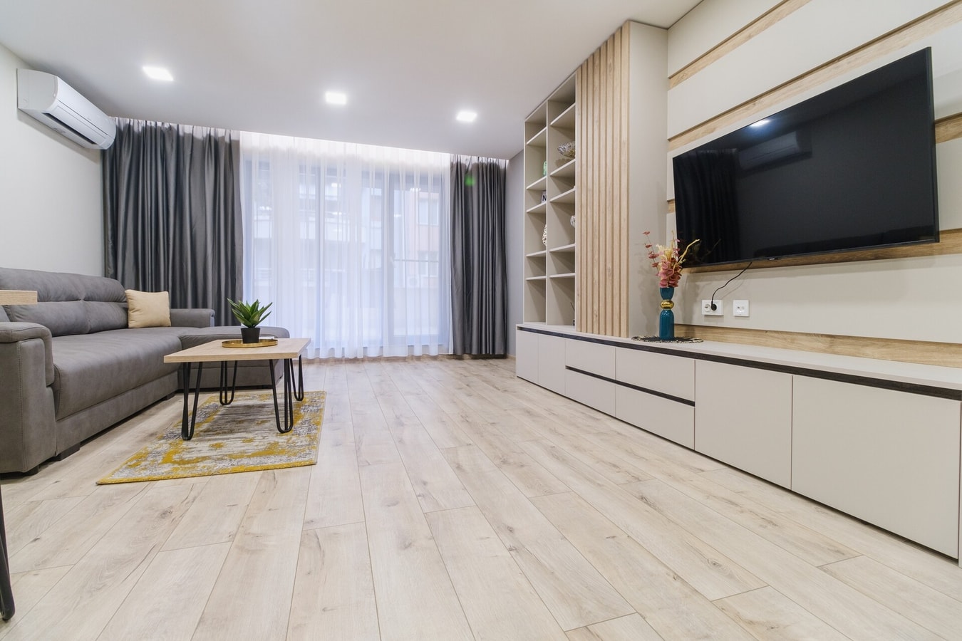 LDV 13 Residence 103 Free private parking 8 MT Homes Property Management