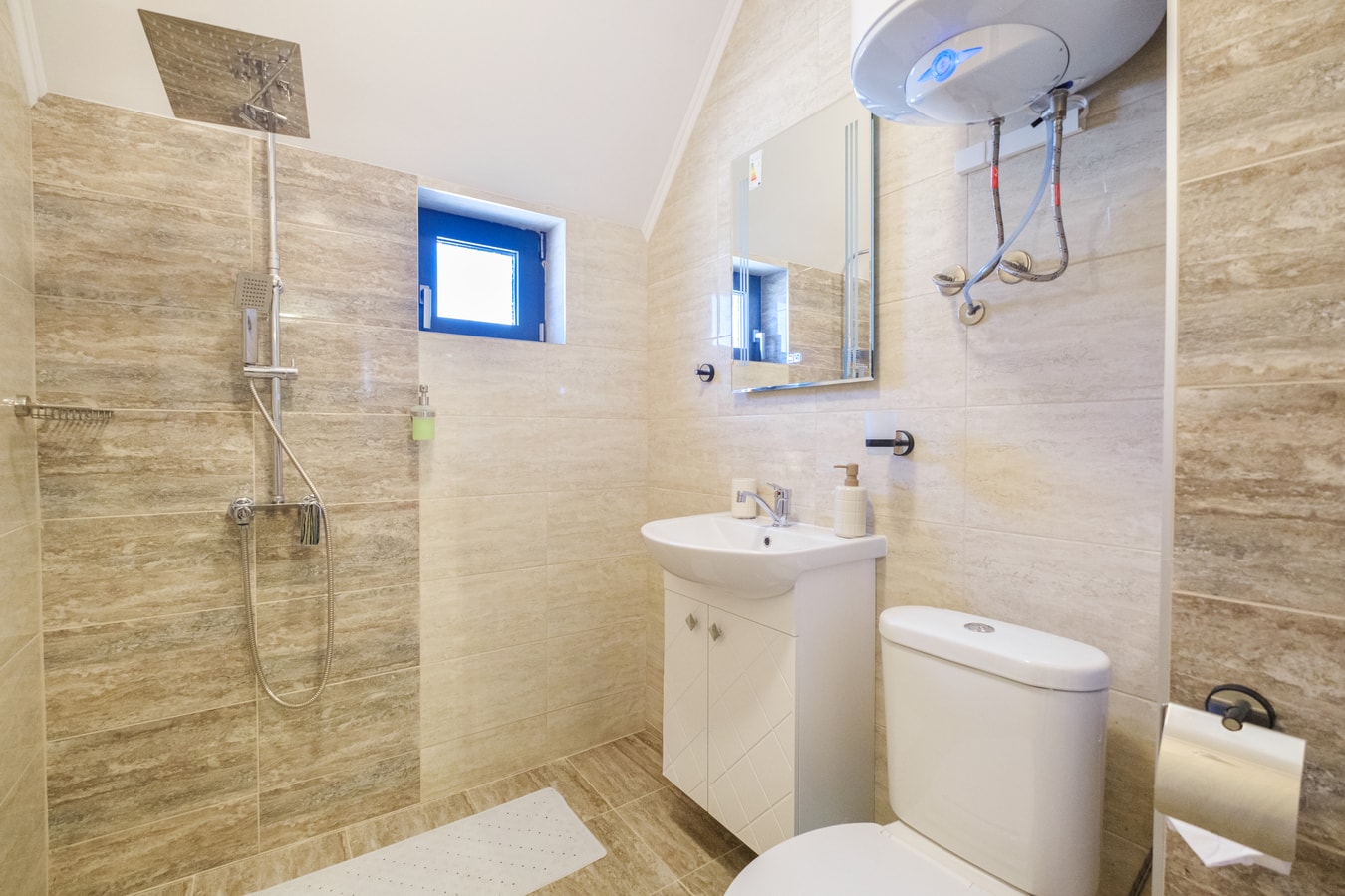 Apartments by the river 07 Free private parking 29 Апартаменти край реката