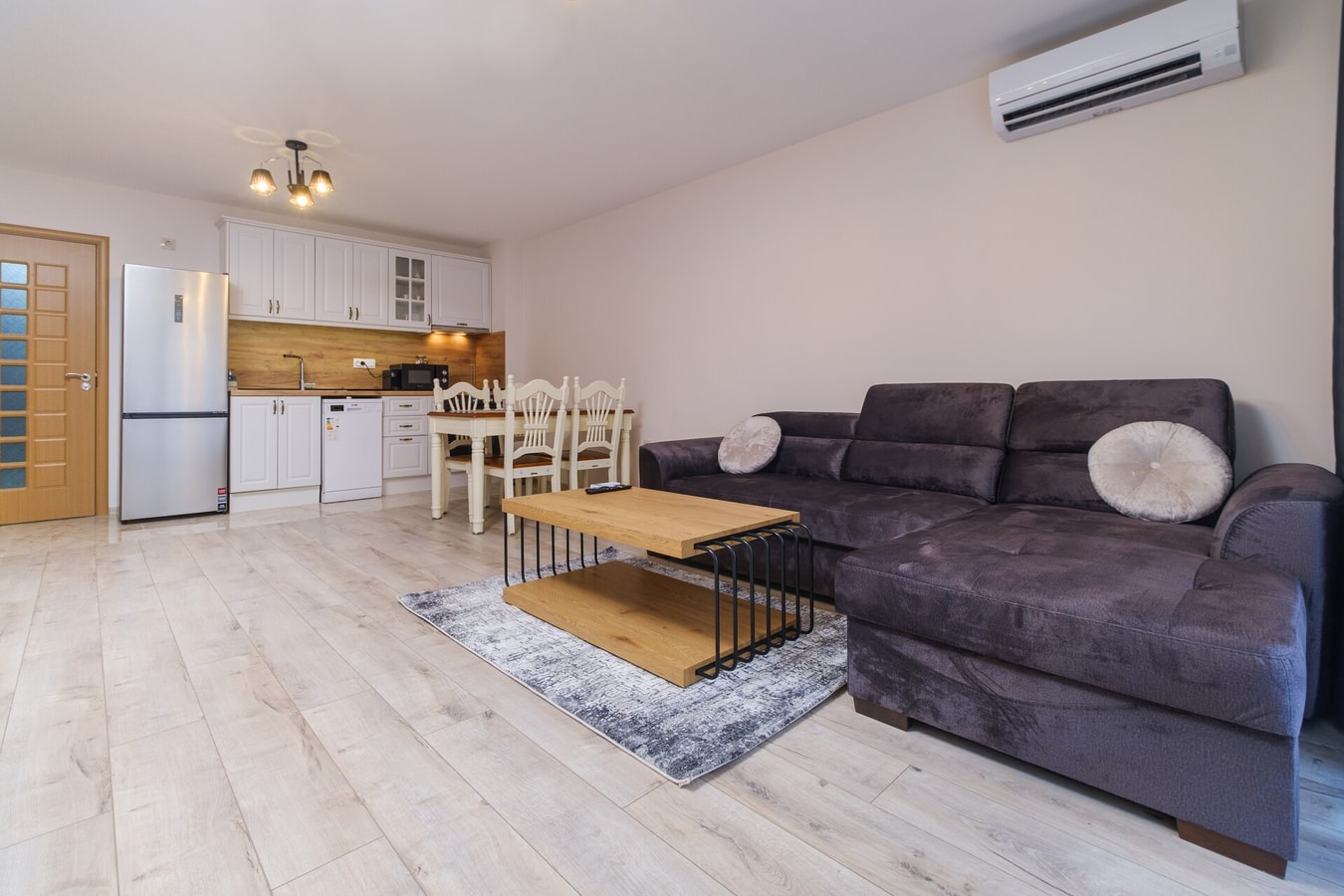 LDV 13 Residence 206 Free private parking 1 MT Homes Property Management