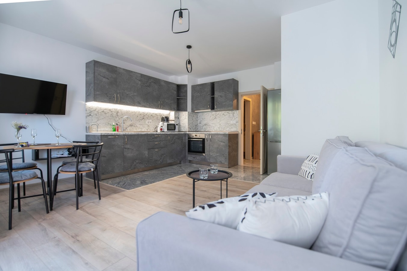 Apartments by the river 02 Free private parking 10 Апартаменти край реката