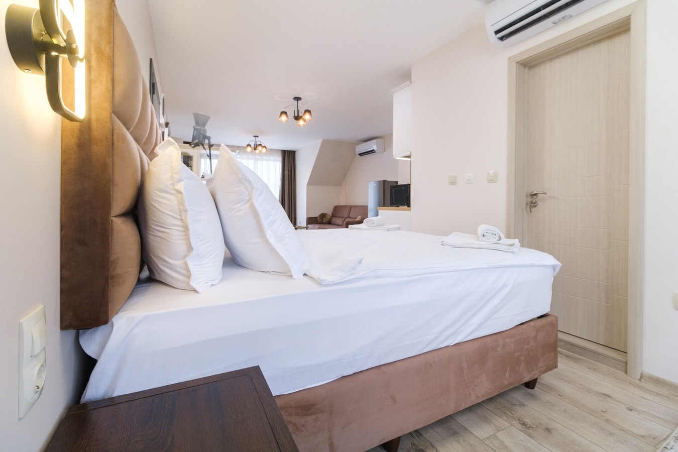 LDV 13 Residence 613 Free private parking 6 MT Homes Property Management