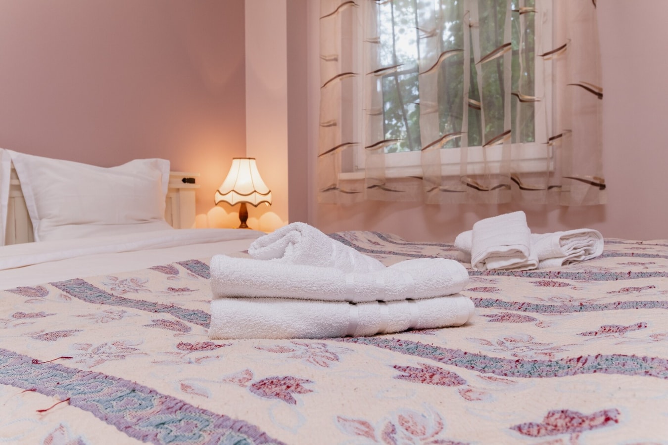 ELEGANT 1-BEDROOM AP · Elegant 1-Bedroom Apartment 9 MT Homes Property Management