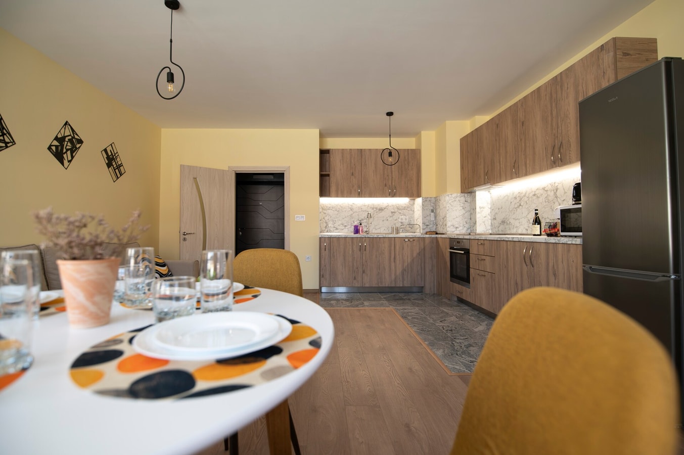 Apartments by the river 04 Free private parking 3 Апартаменти край реката