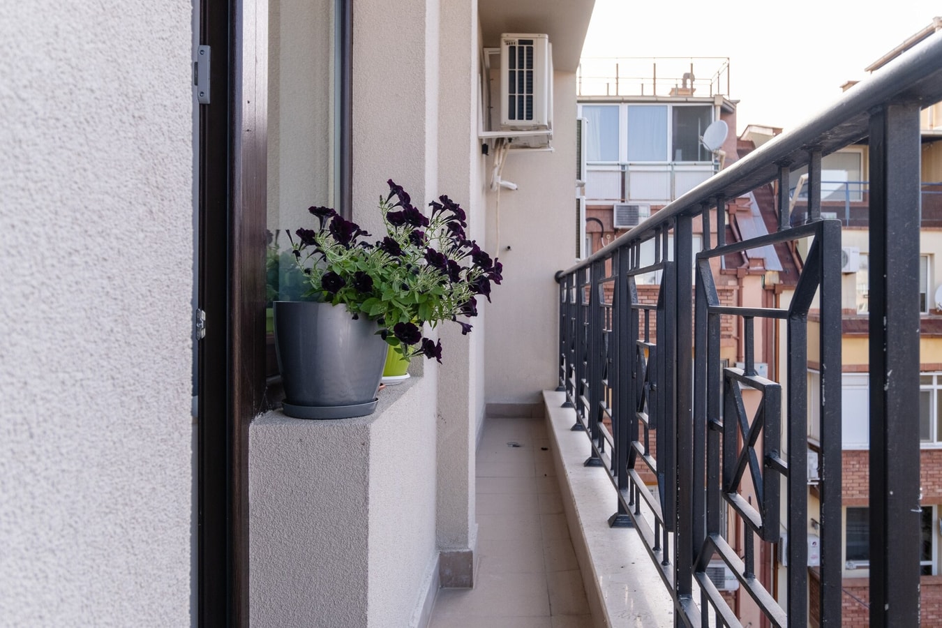 1-Bedroom apartment with Free parking 27 MT Homes Property Management
