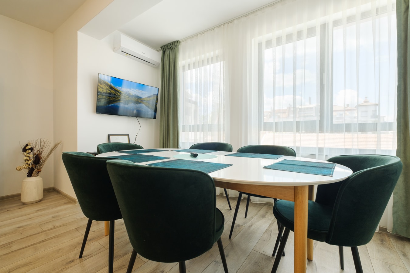 Apartments by the river 07 Free private parking 2 Апартаменти край реката
