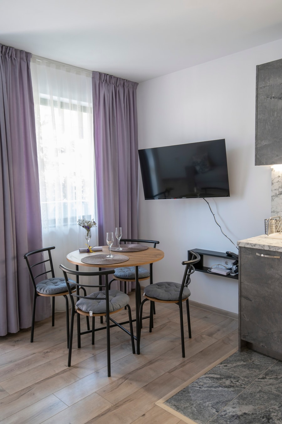 Apartments by the river 02 Free private parking 15 Апартаменти край реката