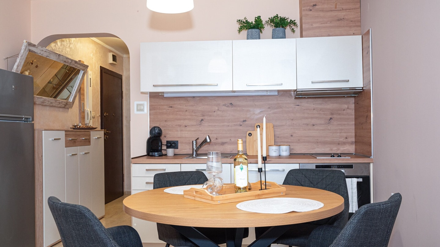 1-bed Apt in the heart of the city Free Parking 36 MT Homes Property Management