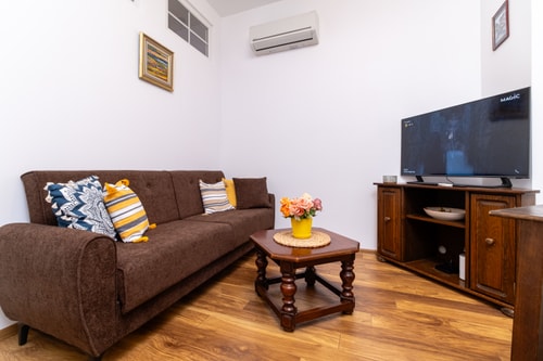 City Center Retro Chic Kapana 2-Bed Apartment 15 MT Homes Property Management