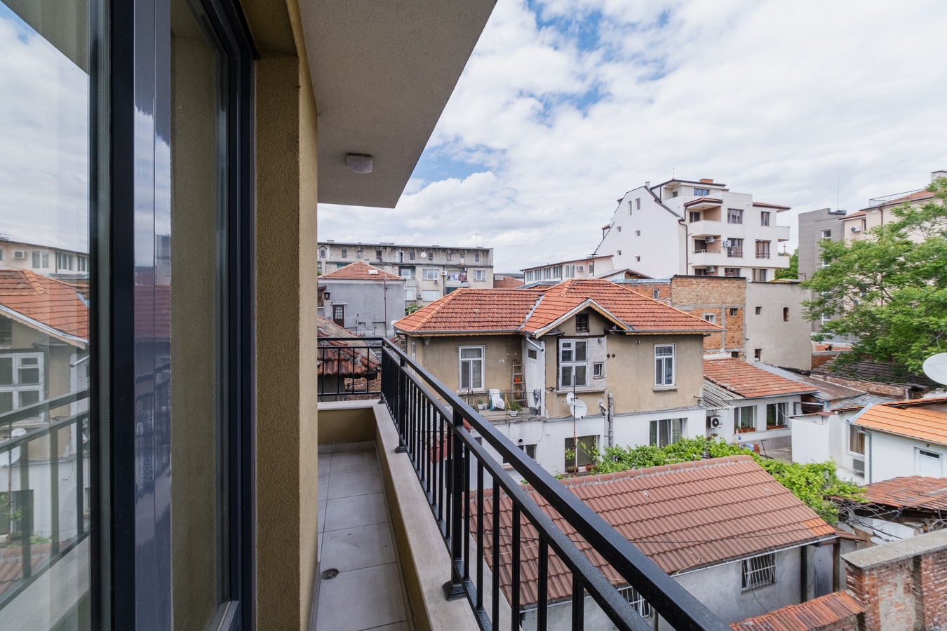 Cozy 2-bed Apartment 31 MT Homes Property Management