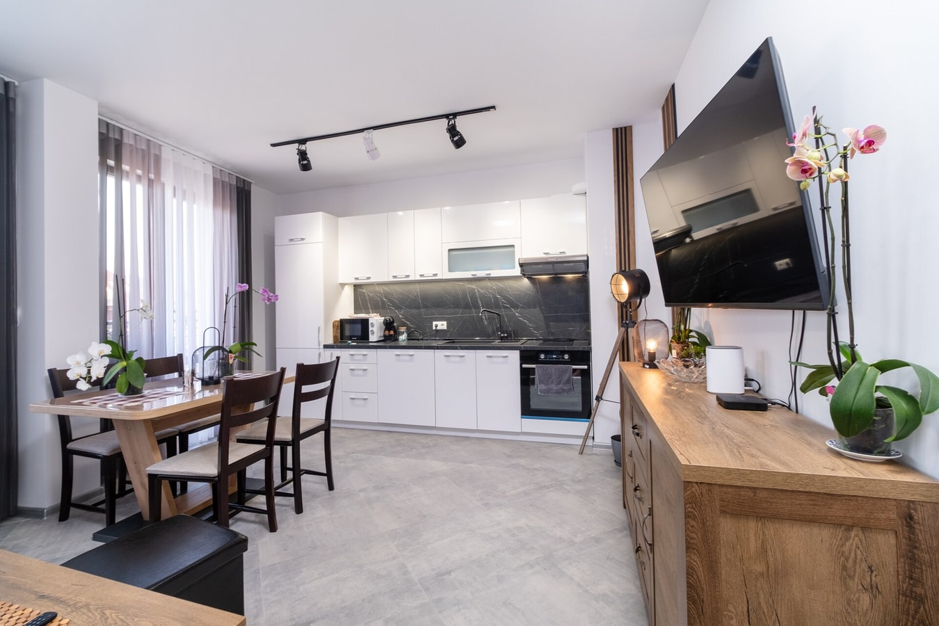 1-Bedroom apartment with Free parking 2 MT Homes Property Management