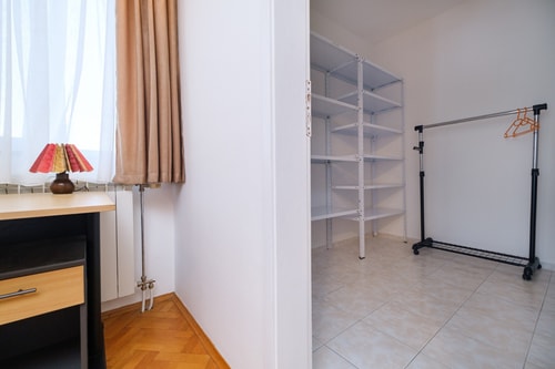 Къща на хълма – Безплатен частен гараж 56 MT Homes Property Management