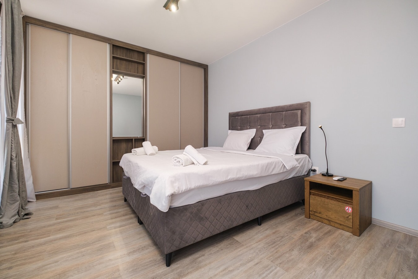 Sleek & Stylish 2-Bedroom Apartment 22 MT Homes Property Management
