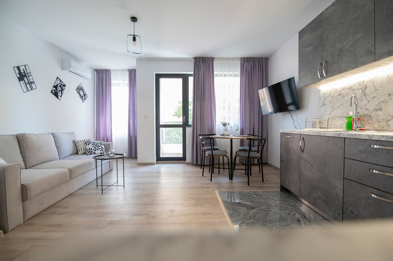 Apartments by the river 05 Free private parking 7 Апартаменти край реката