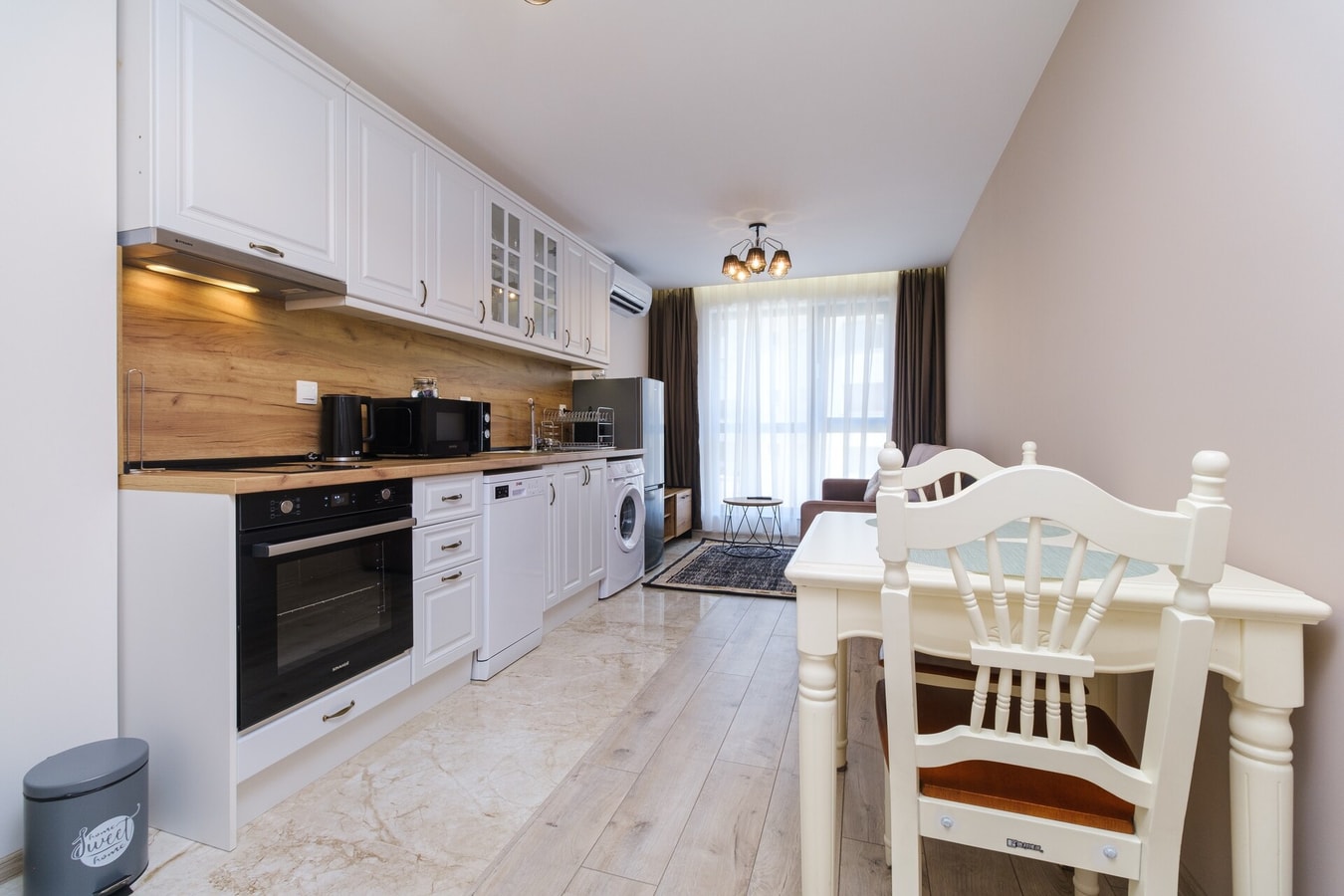 LDV 13 Residence 205 Free private parking 5 MT Homes Property Management