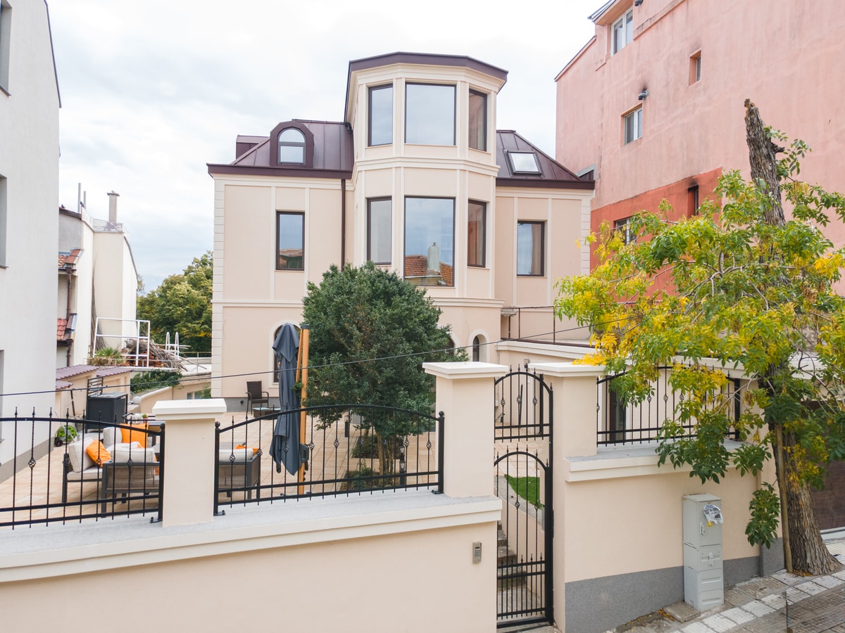 The House of POM Blue Apartment 4 MT Homes Property Management