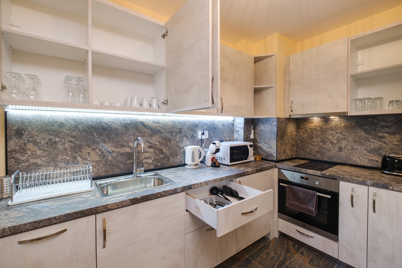 Apartments by the river 10 Free private parking 10 Апартаменти край реката