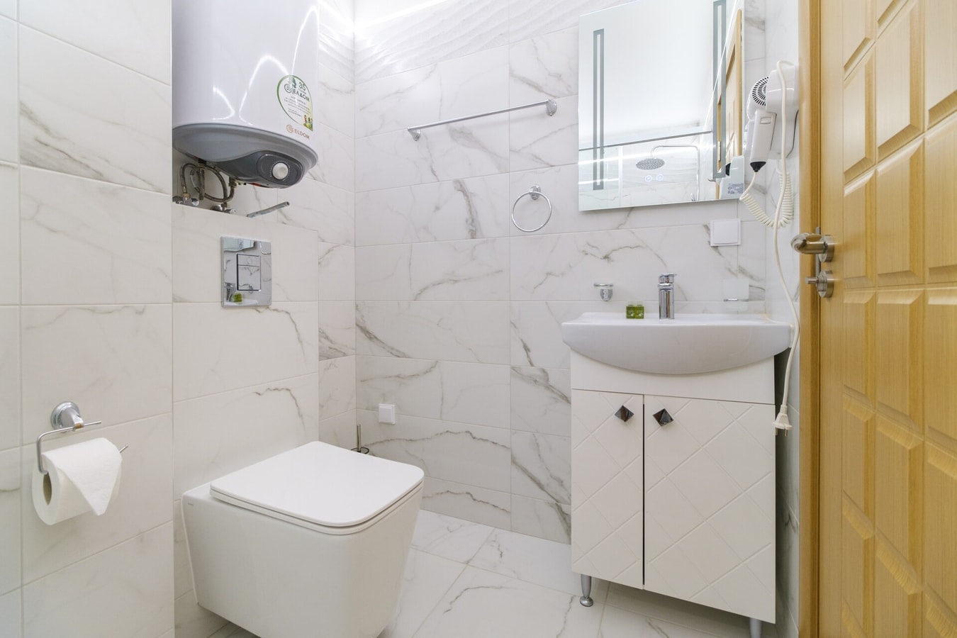 LDV 13 Residence 206 Free private parking 18 MT Homes Property Management