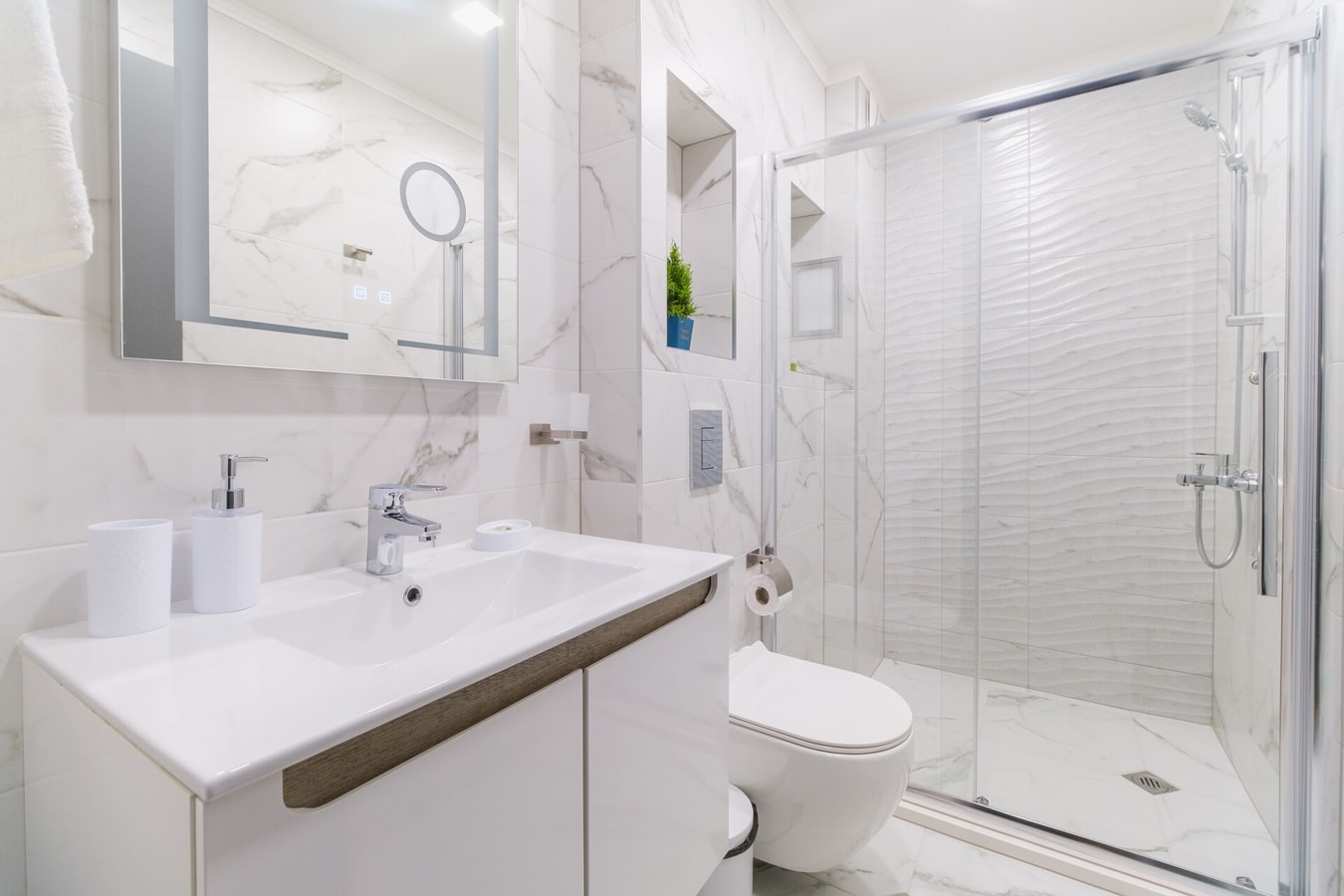 LDV 13 Residence 308 Free private parking 20 MT Homes Property Management