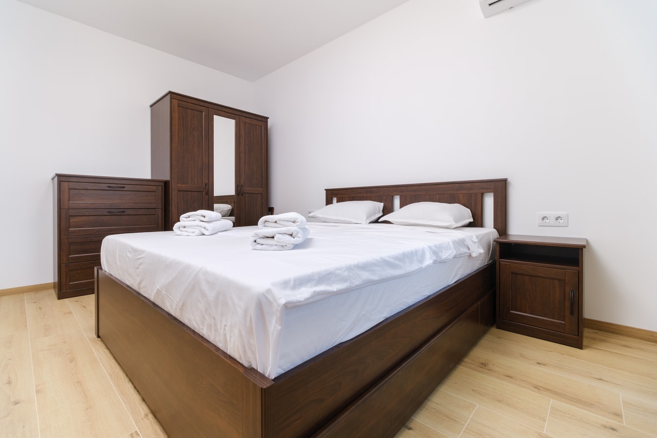Modern 1-bed with Free Parking 13 MT Homes Property Management