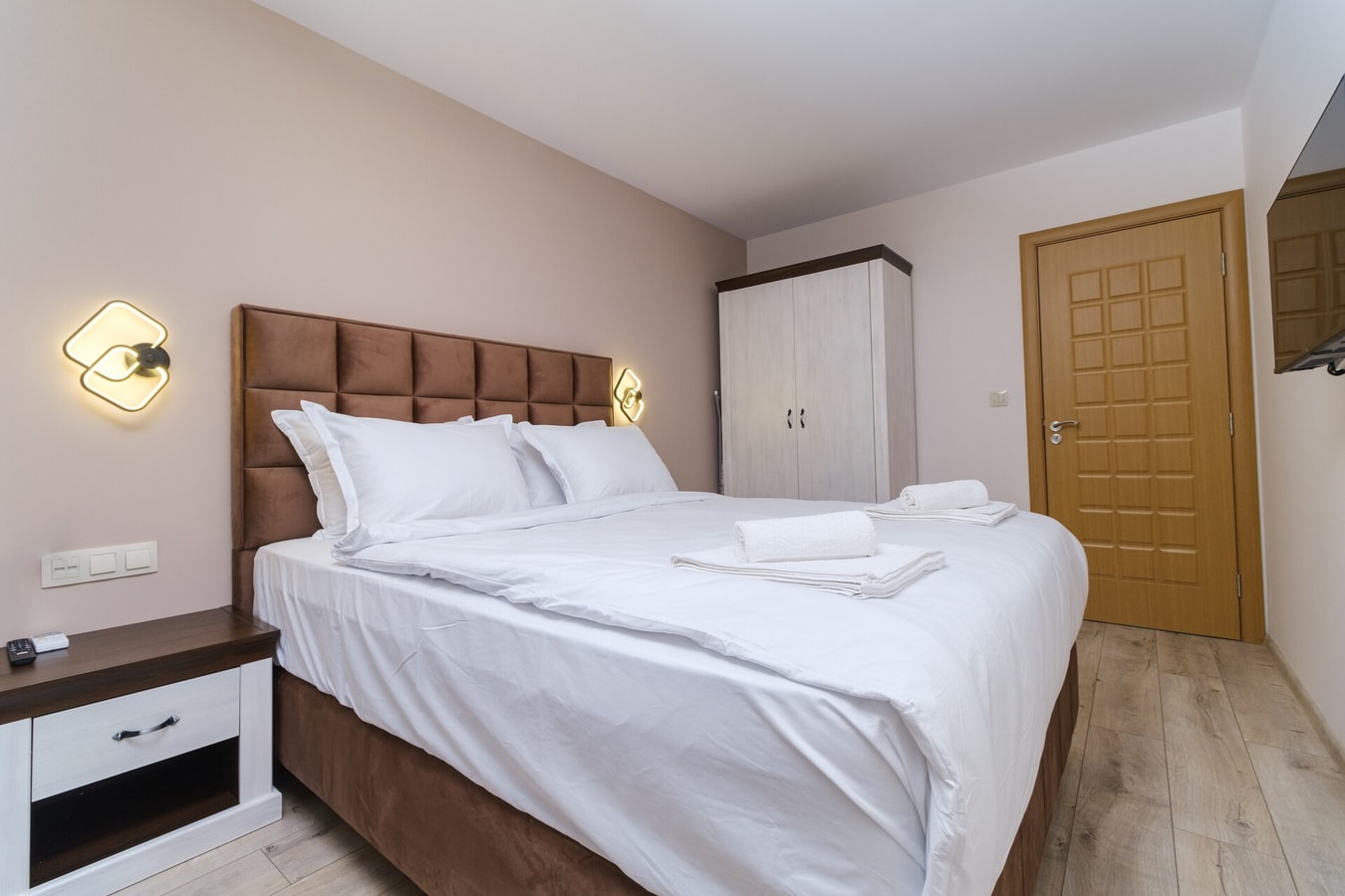 LDV 13 Residence 206 Free private parking 12 MT Homes Property Management