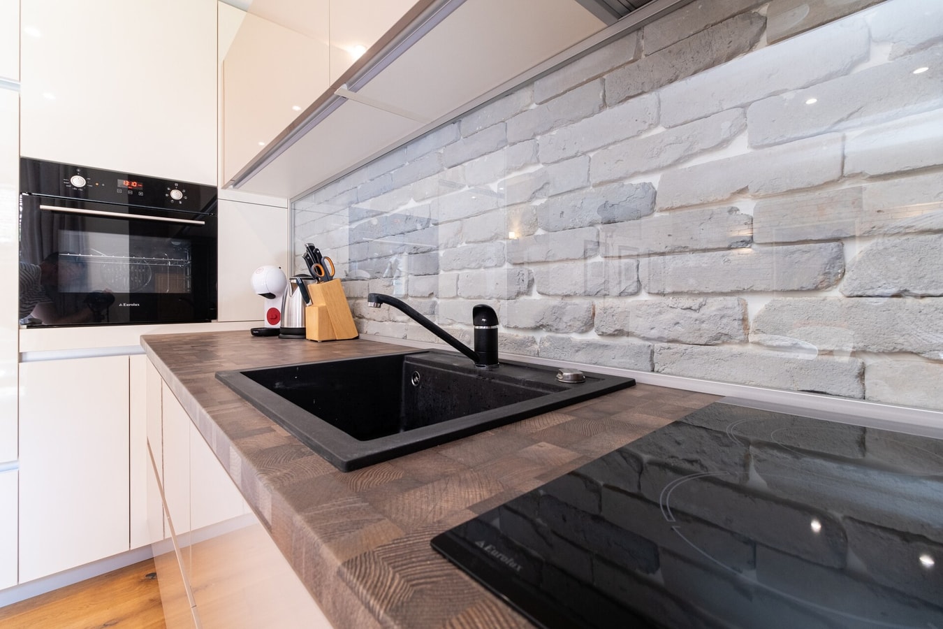 Central 1-bedroom Apartment 6 MT Homes Property Management
