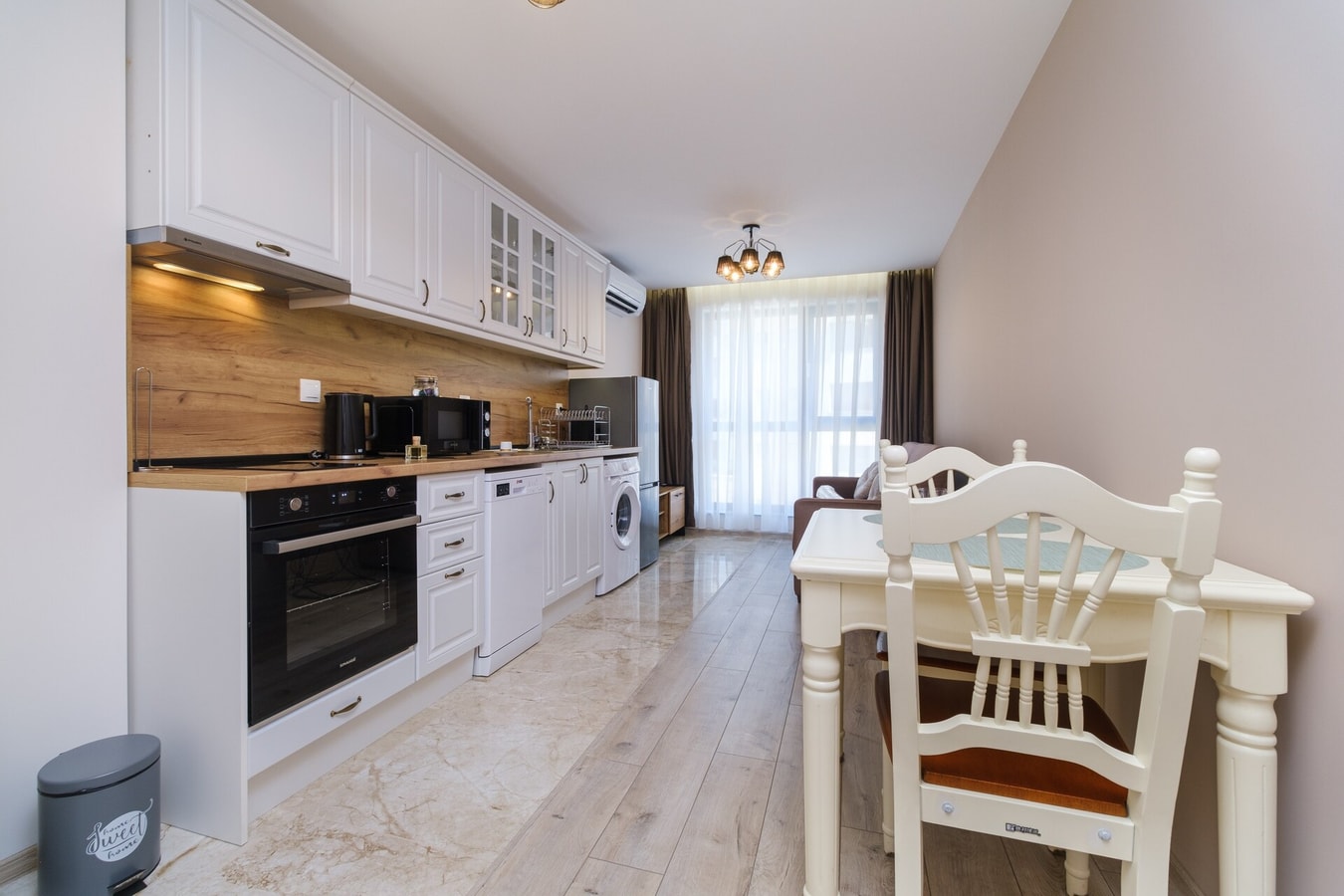 LDV 13 Residence 205 Free private parking 4 MT Homes Property Management