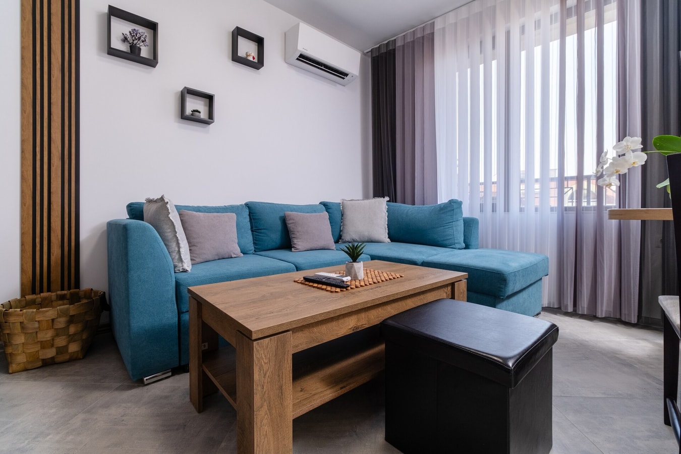 1-Bedroom apartment with Free parking 10 MT Homes Property Management