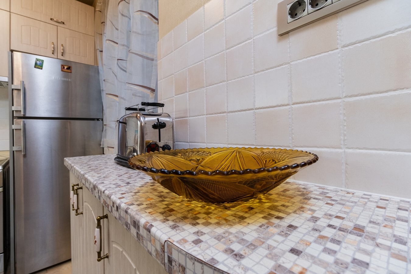ELEGANT 1-BEDROOM AP · Elegant 1-Bedroom Apartment 4 MT Homes Property Management