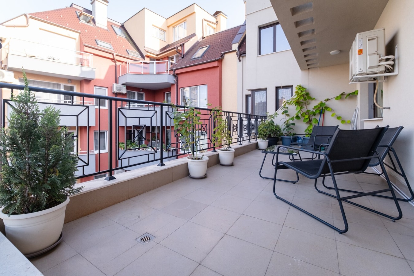 1-Bedroom apartment with Free parking 28 MT Homes Property Management