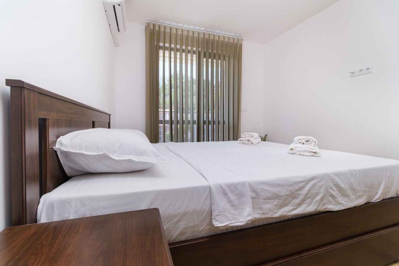 Modern 1-bed with Free Parking 15 MT Homes Property Management